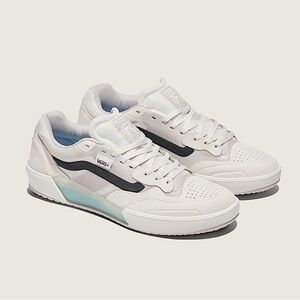 Vans Skate AVE 2.0 White Black UltimateWaffle
Men’s 11.5 Pro Skate Shoes